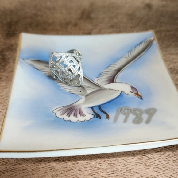 Vintage Taylor Swift 1989 TV Inspired Seagull Trinket Dish - Picture 7 of 7